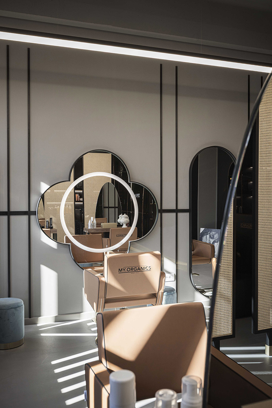 Contemporary design elements at MY.ORGANICS Academy