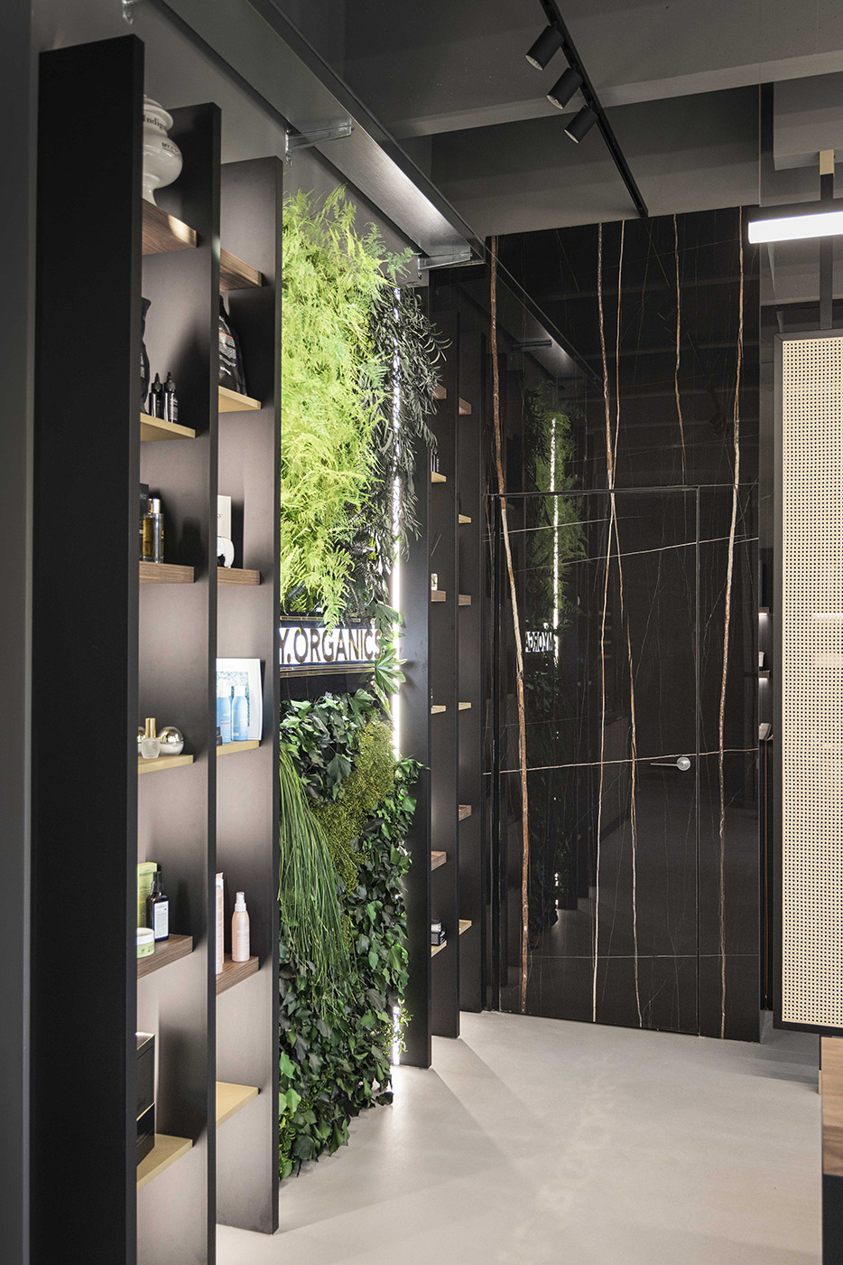 State-of-the-art equipment at MY.ORGANICS Academy