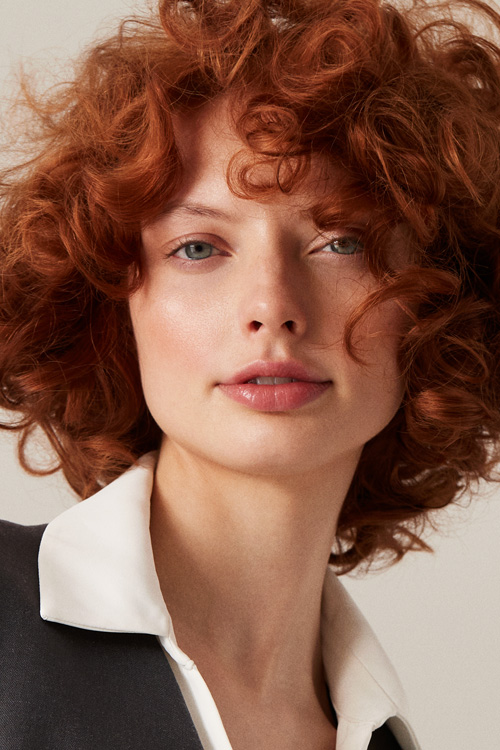 02 Origins Collection - Red Hair Model